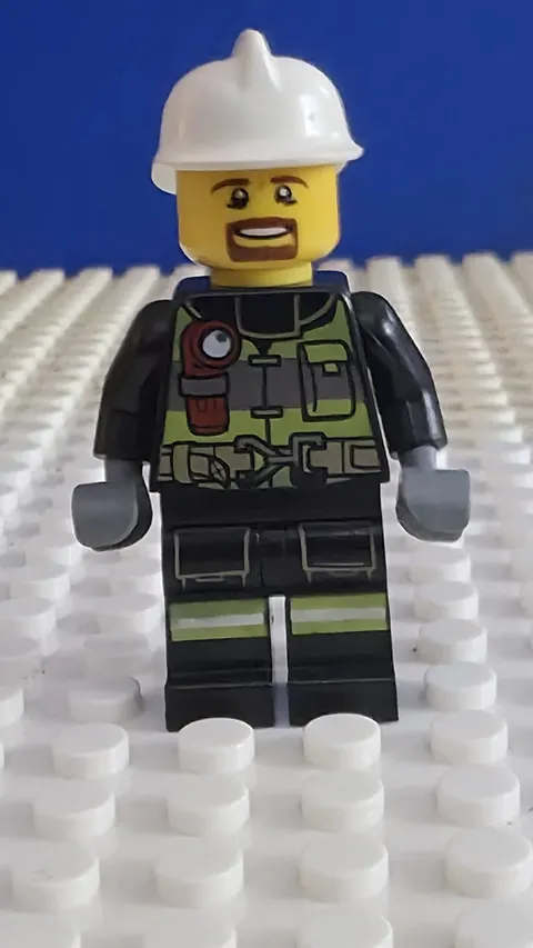 Lego cty0635 FIREFIGHTER -REFLECTIVE STRIPES City Fire Minifigure