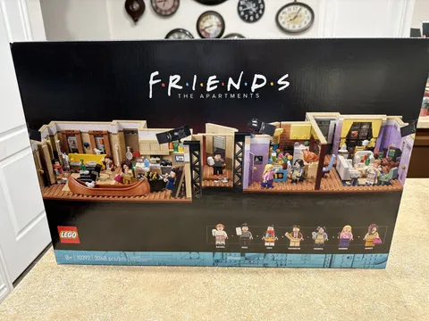 LEGO Icons: The Friends Apartments (10292) UNOPENED