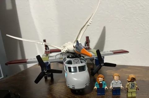 LEGO Jurassic World: Quetzalcoatlus Plane Ambush (76947)