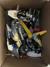 LEGO Mixed Bulk Lot Minifigures Vehicle/City Builds Assorted Pieces