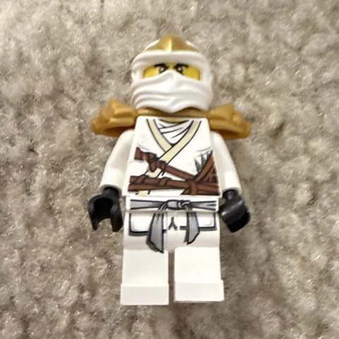 LEGO NINJAGO White Ninja Minifigure w/ Gold Shoulder Armor, Plastic, 4+