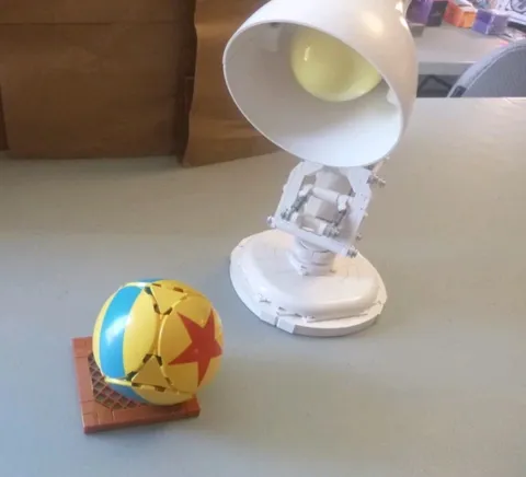 Lego #21357 - Ideas Luxo Jr (Pixar Lamp and Ball) - 100% complete