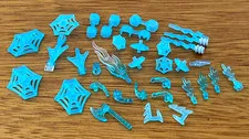 LEGO LOT OF 32 BLUE TRANS MINIFIGURE WEBS WEAPONS ACCESSORIES
