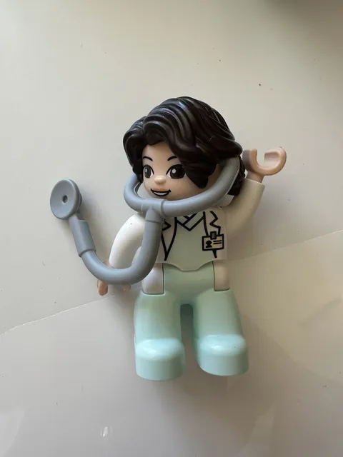 Lego Duplo Figure Woman Doctor stethoscope brown hair White Sea green Coat