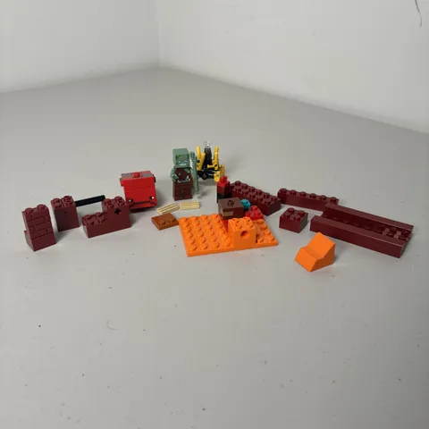 LEGO Minecraft: The Nether Lava Battle (21266) (No Box/Check Photos/Incomplete)