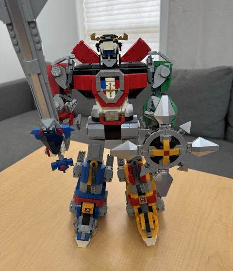 LEGO Ideas Voltron 21311 Complete Set 2321 pcs Retired Without Box
