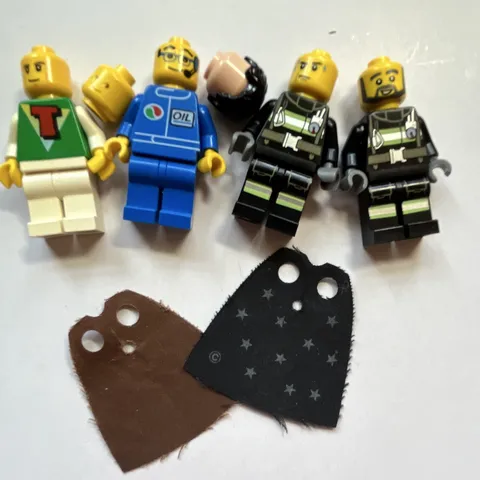 LEGO Minifigures Lot of 4 w/ 2 Cloth Capes Green Shirt, Blue Oil, Black Uniform