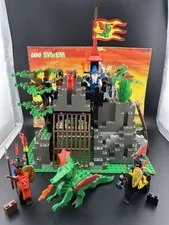 LEGO Castle: Dark Dragon's Den (6076) Incomplete w Minifigures & Instructions