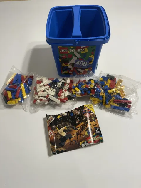 Vintage LEGO System 1867 400 Piece Building Set Blue Storage Bin Complete