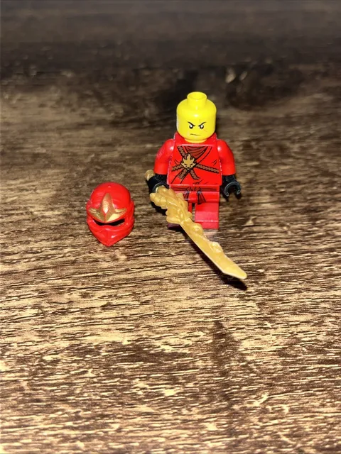 LEGO Ninjago - Golden Weapons - Super Rare Original - Kai Minifig -