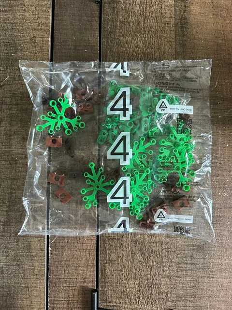 LEGO Tree Building Parts Sealed Bag Lot Bright Green Leaves Brown Bricks 2017
