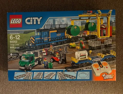LEGO City Cargo Train Set 60052 888 Pieces Battery Powered Boxed Complete