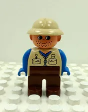 Lego Duplo Figure Explorer beige pith helmet blue arms beige/dk brown vintage