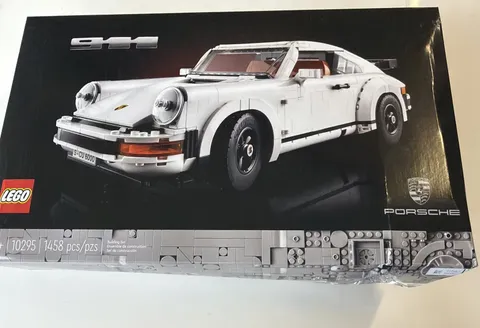 LEGO Icons Porsche 911 2-in-1 10295, 1458 Pieces, 18+ *Damaged Box refer to pic*