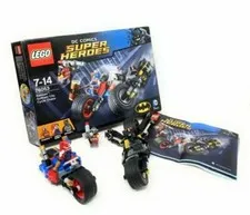 LEGO DC Comics Super Heroes 76053 Batman Gotham City Cycle Chase New!
