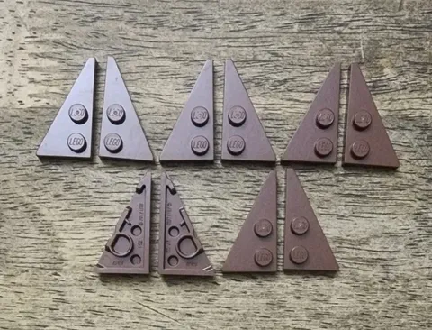 LEGO Reddish Brown Wedge, Plate 4 x 2 Left / Right, Pointed. QTY 10. 65426 65429