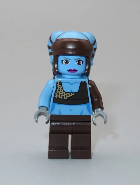 LEGO Star Wars Aayla Secura minifigure 8098 Clone Turbo Tank