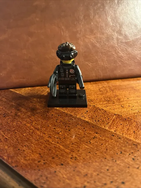 Lego Secret Spy Agent Minifigure Collectible Series 16 Complete CMF 71013 CMF