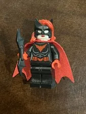 LEGO Batgirl Minifigure From Set 76122