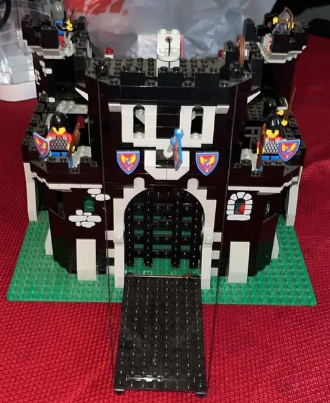 LEGO Black Knight's Castle 6086 Castle Black Knights Vintage 1992 Complete 428
