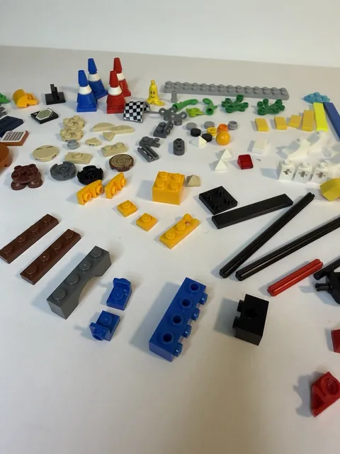 LEGO Bulk Lot 127 Parts & Pieces Mixed Bricks Multicolor Plastic