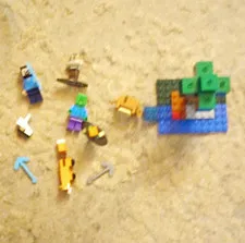 Lego Minecraft Minifigure Lot And Little Build Side Build