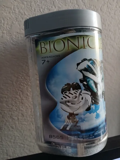 LEGO BIONICLE: Kohrak 8565 - Missing a Krana mask
