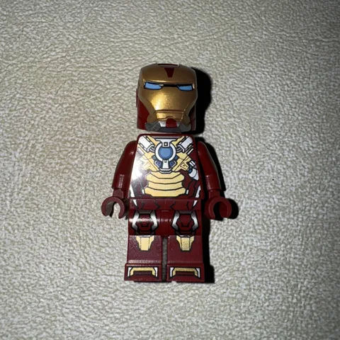 Lego Marvel Super Heroes Iron Man MK 17 SH0073 Minifigure 76008 Heartbreaker 