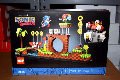 LEGO Ideas: Sonic the Hedgehog Green Hill Zone (21331) NEW