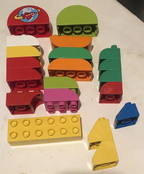 Lego Duplo Lot Of 20 Pieces Parts Pictured