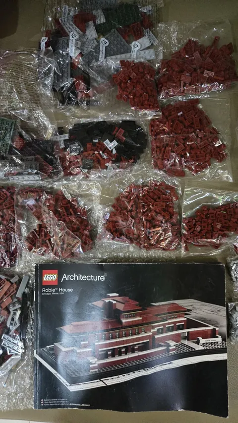 LEGO ARCHITECTURE: Robie House (21010) New  * read description*