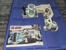 LEGO Star Wars Hoth Medical Chamber Set 75203 with minifigs & manual