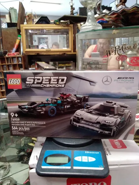 Lego Speed Champions 76909 Mercedes AMG F1 W12 E Performance & Mercedes-AMG Proj