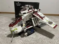LEGO Star Wars: Republic Gunship (75309) Complete and Imperial Logo Miss print 