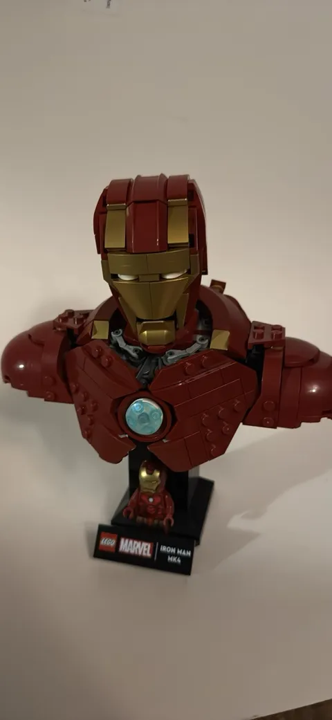 LEGO MARVEL  IRON MAN MK4 BUST (76327), 100% complete