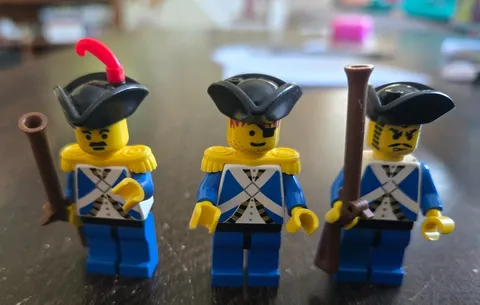 LEGO Imperial Soldier minifigures Blue Coats from the classic LEGO Pirates