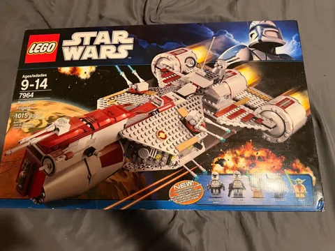 LEGO Star Wars Clone Wars Republic Frigate 7964 NIB