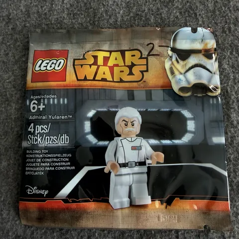 LEGO Admiral Yularen Minifigure Toy – Star Wars + Disney – Brand New (Sealed)