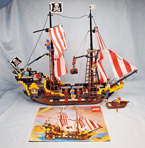 LEGO 6285 Black Seas Barracuda nearly 100% complete (just missing some coins)