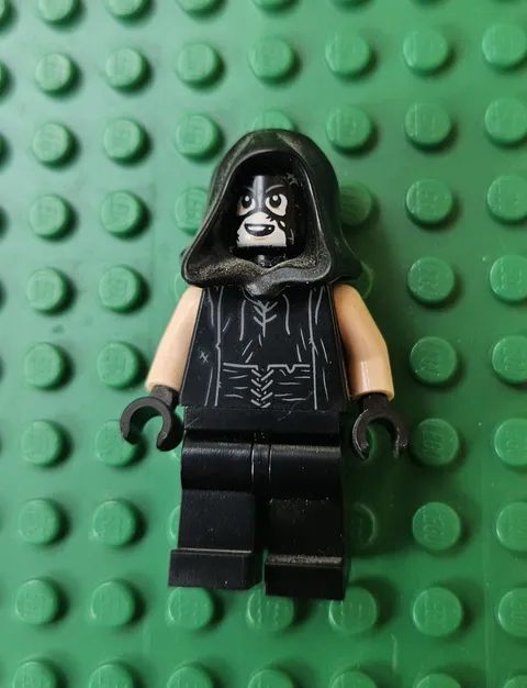 New LEGO Executioner Minifigure - Harry Potter - 75967 (hp183)