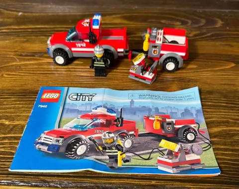 Lego 7942 City Fire Truck Off-Road Rescue Set 100% Complete w/Instructions....CA