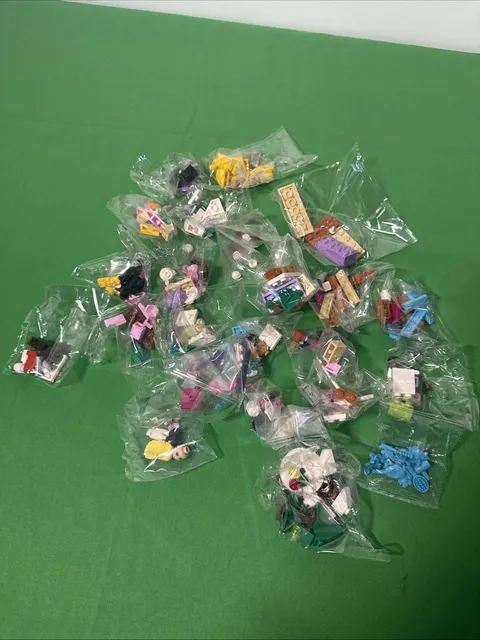 Lego Friends Advent Calendar 233 PCS 24 Gifts SEALED  41102 No Box