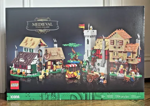 Lego 10332 Medieval Town Square Icons Set Castle Theme Retired Sealed NEW