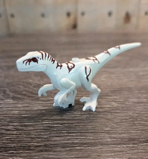 Lego Jurassic World Dinosaur ATROCIRAPTOR White w/Reddish Brown Marks, 76945