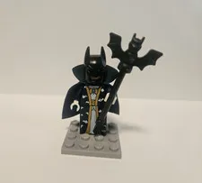LEGO MINIFIGURE - BATWIZ - WIZARD BATMAN - TOYS R' US 2017 BRICKTOBER!!