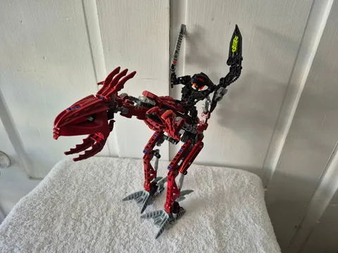 2009 LEGO BIONICLE Warriors Set 8990 Fero & Skirmix Missing one Eye and Ammo
