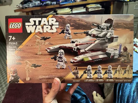 LEGO Star Wars: Republic Fighter Tank (75342) New Great Box Mace Windu Clones 👀