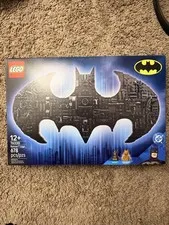 LEGO Batman Logo Set 76330, 678 Pieces, 12+, Bonus Digital Unlock