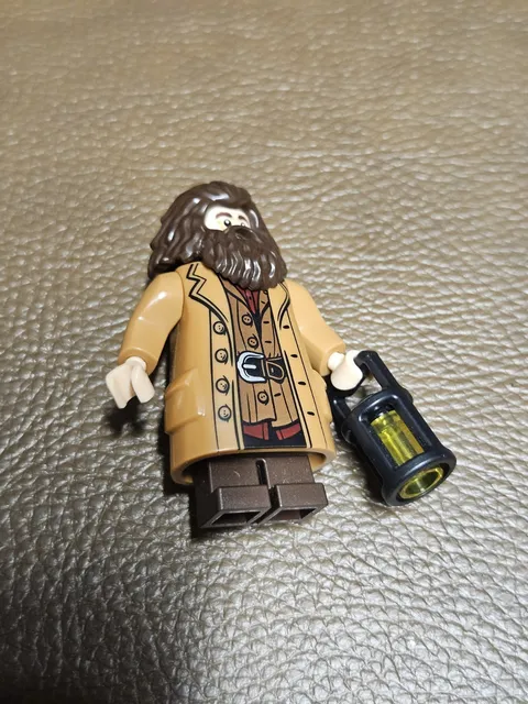 LEGO Minifigure - Rubeus Hagrid Topcoat w/Buttons Lantern