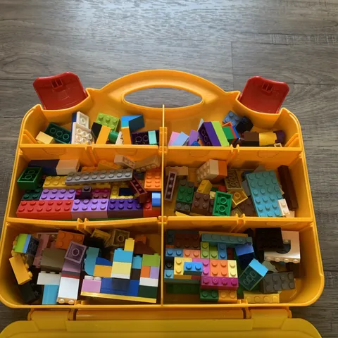 LEGO Storage Box Carrying Case Yellow Removable Dividers With 150 Lego Pieces 